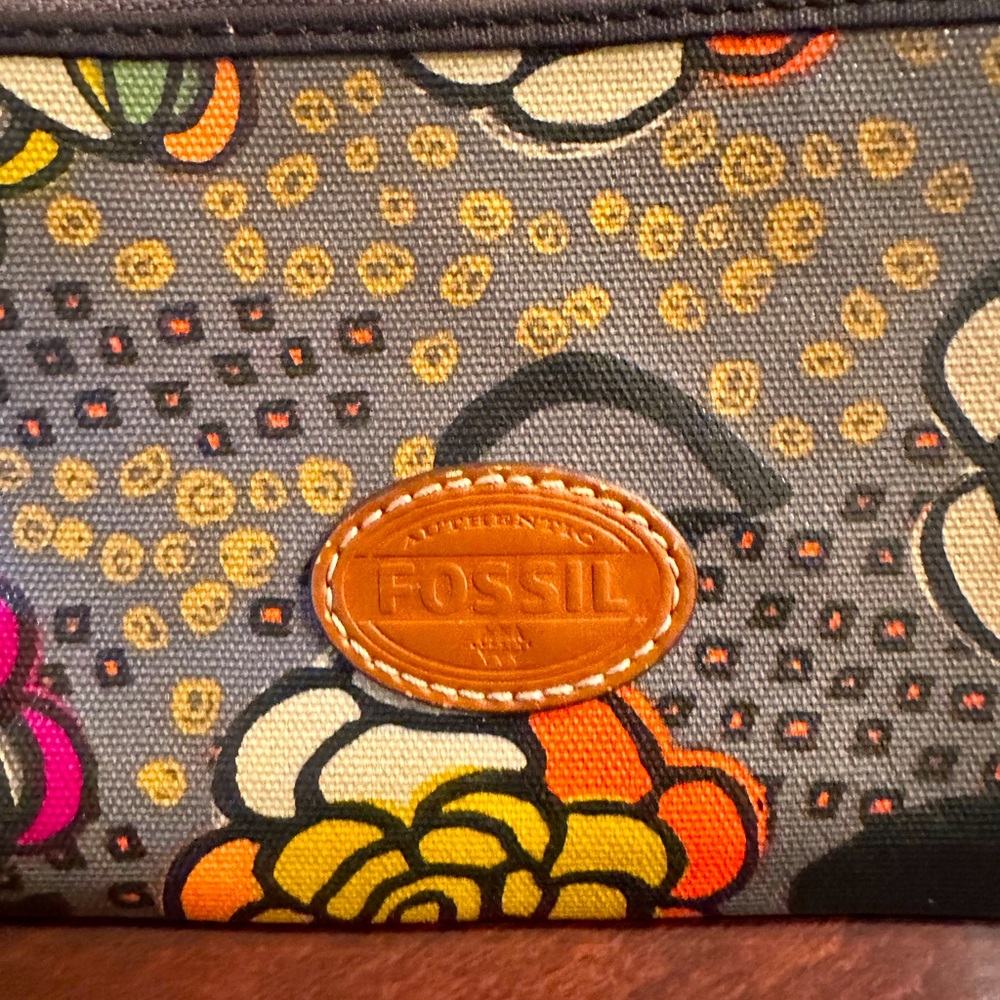 Fossil wristlet